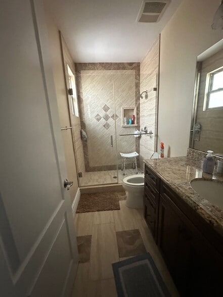 Building Photo - 2012 Graham Ave