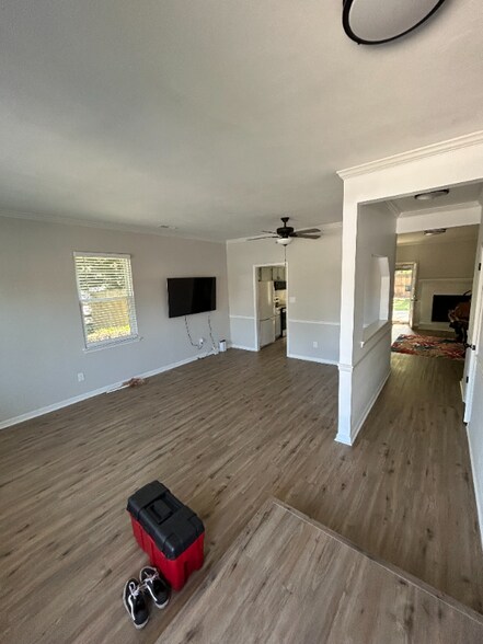 Building Photo - 601 Sedgefield Ct
