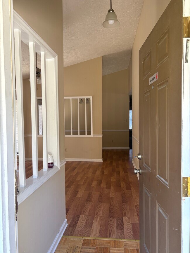 Building Photo - 536 Auburndale Ln