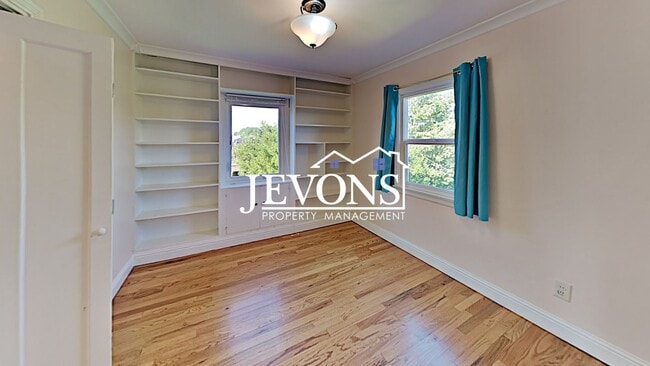 Building Photo - Beautiful two-story home in a walkable area near dining, shopping, entertainment and schools!