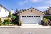 Building Photo - 10 Briarglen