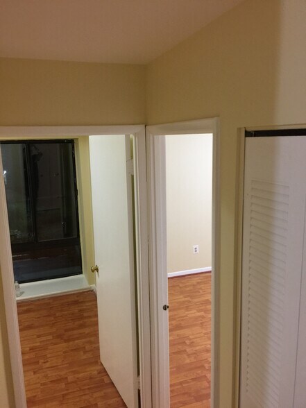 Building Photo - 6145 Leesburg Pike