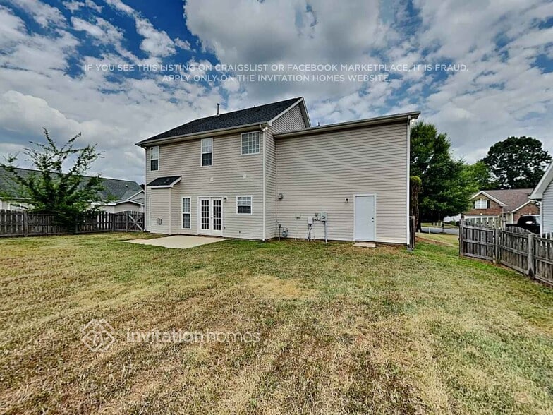 Building Photo - 13437 Planters Row Dr