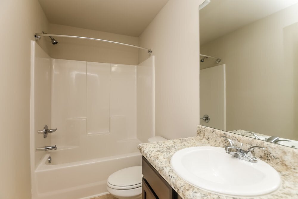 Building Photo - 140 Magnaview Dr