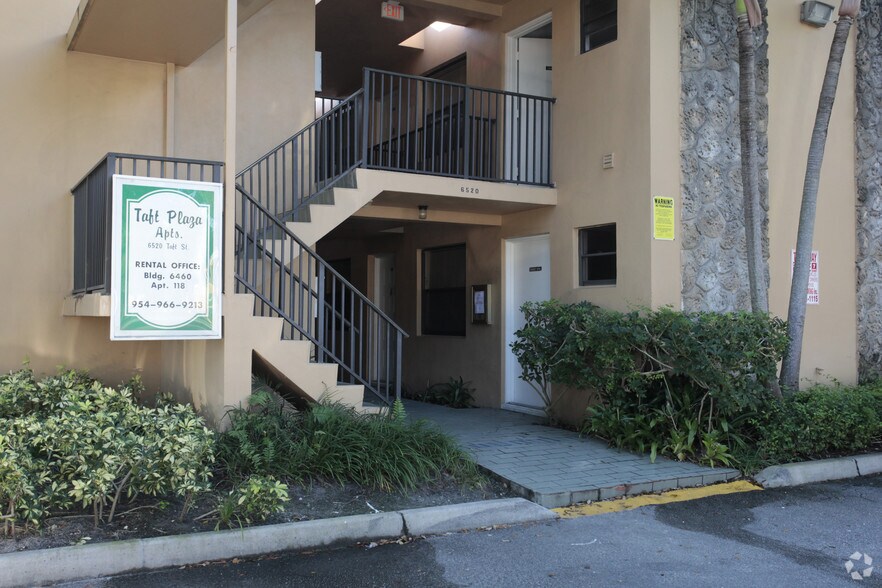 Taft Plaza Apartments 6460 Taft St Hollywood FL 33024 Apartment Finder