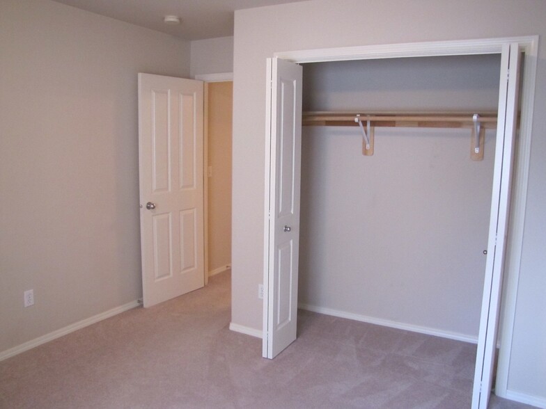 Building Photo - 6051 Spruce Meadows Loop