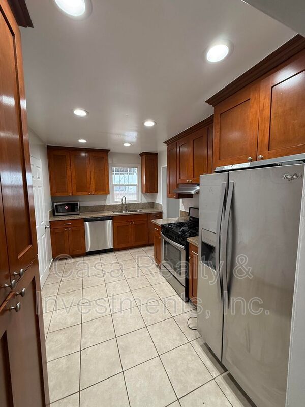 Building Photo - 444 N Alta Vista Blvd