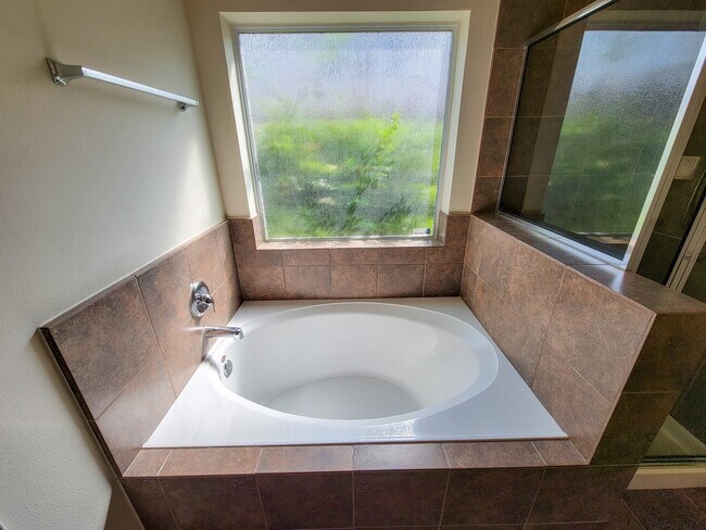 Building Photo - 805 Arlington Pointe Dr