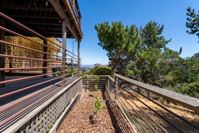 Building Photo - Hilltop Monterey Home