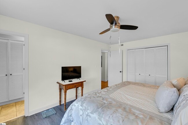 Building Photo - 925 Cleveland St