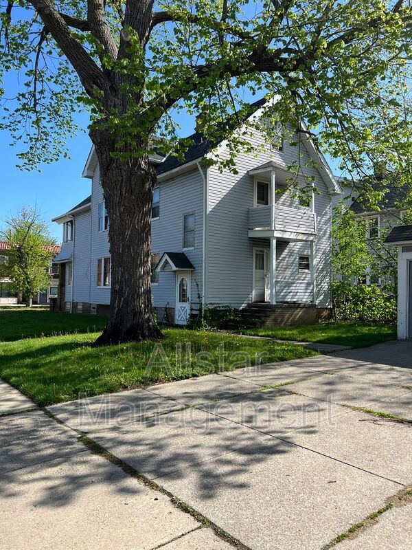 Building Photo - 17202 Grovewood Ave