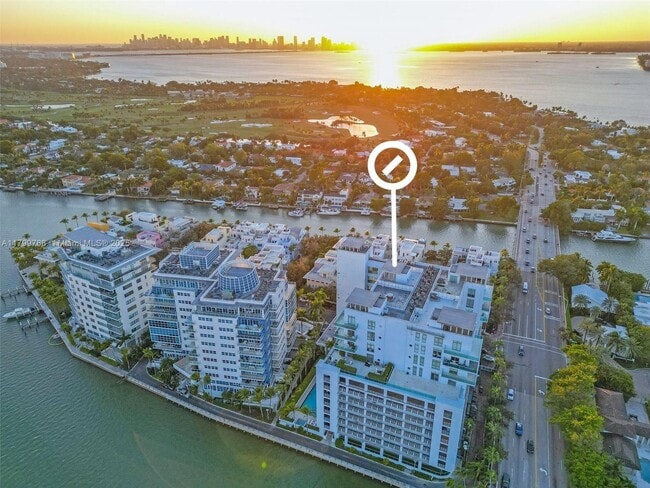 Building Photo - 201 Aqua Ave