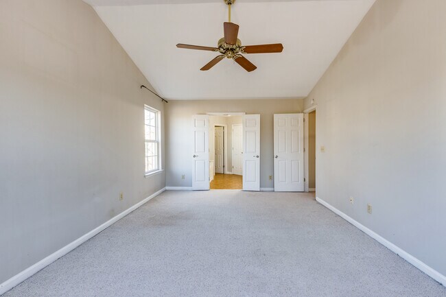 Building Photo - 605 Founders Pointe Blvd