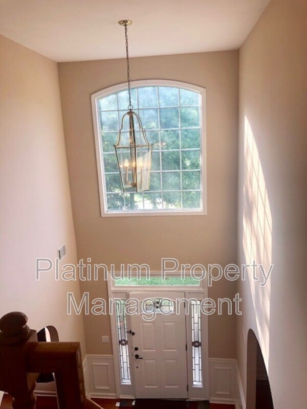 Building Photo - 3335 Woodside Ct