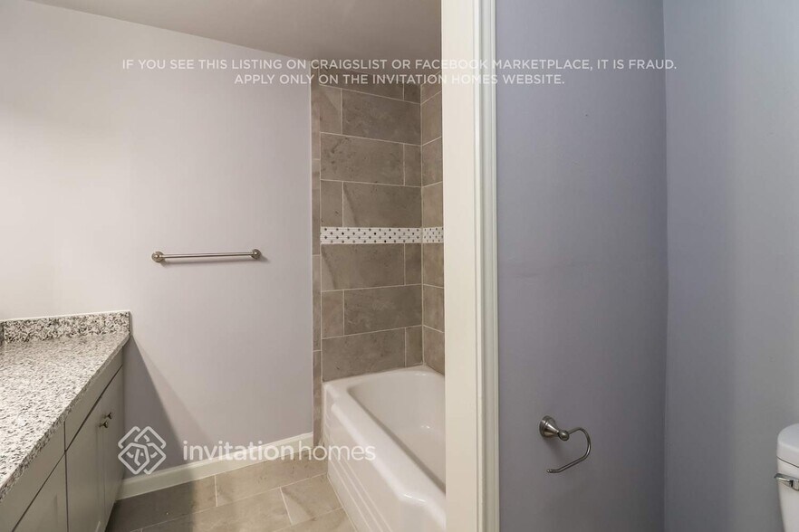 Building Photo - 613 Evandale Dr