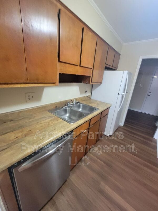 Building Photo - 115 Samarya Ln