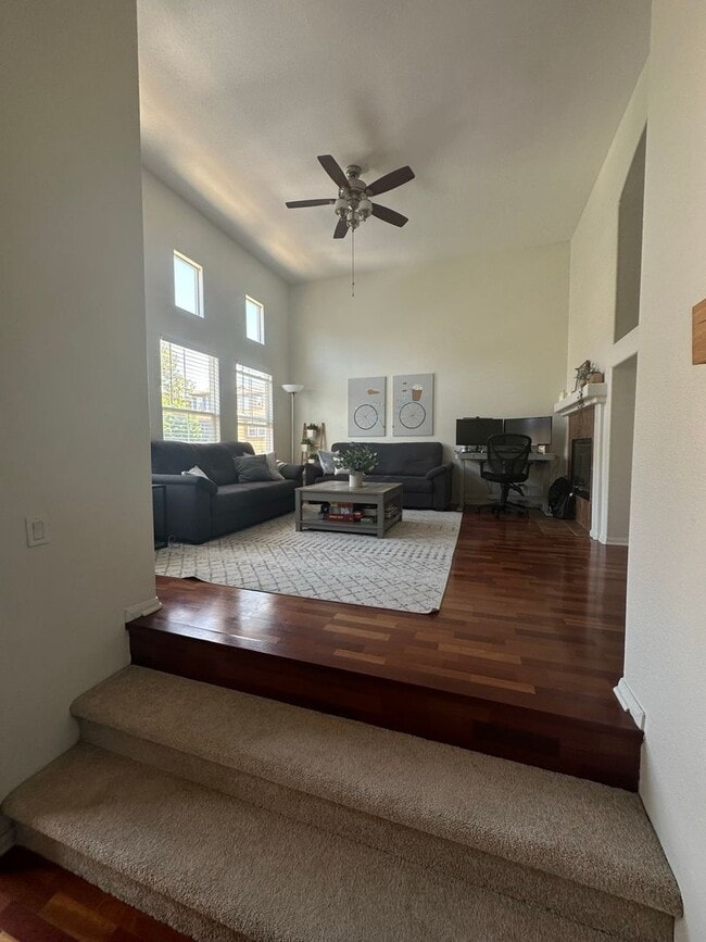 Building Photo - Stunning 3-Bedroom, 2.5-Bath Townhome in the Heart of Torrey Highlands – A Must-See!