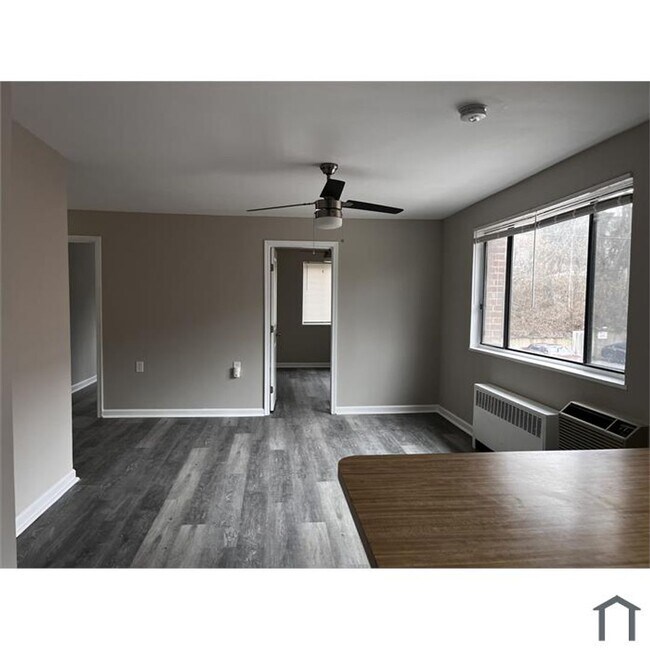 Building Photo - Top-Floor 2-Bedroom Condo in Southwest DC ...