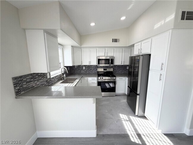 Building Photo - 520 Arrowhead Trail