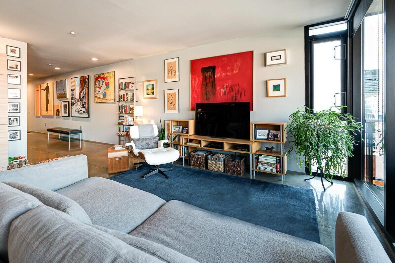 Building Photo - 225 N 4th St