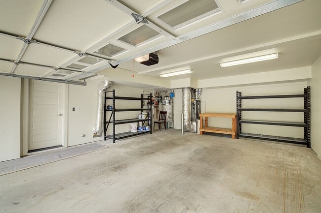 Building Photo - 3Bd/3.25Ba Kirkland Townhome