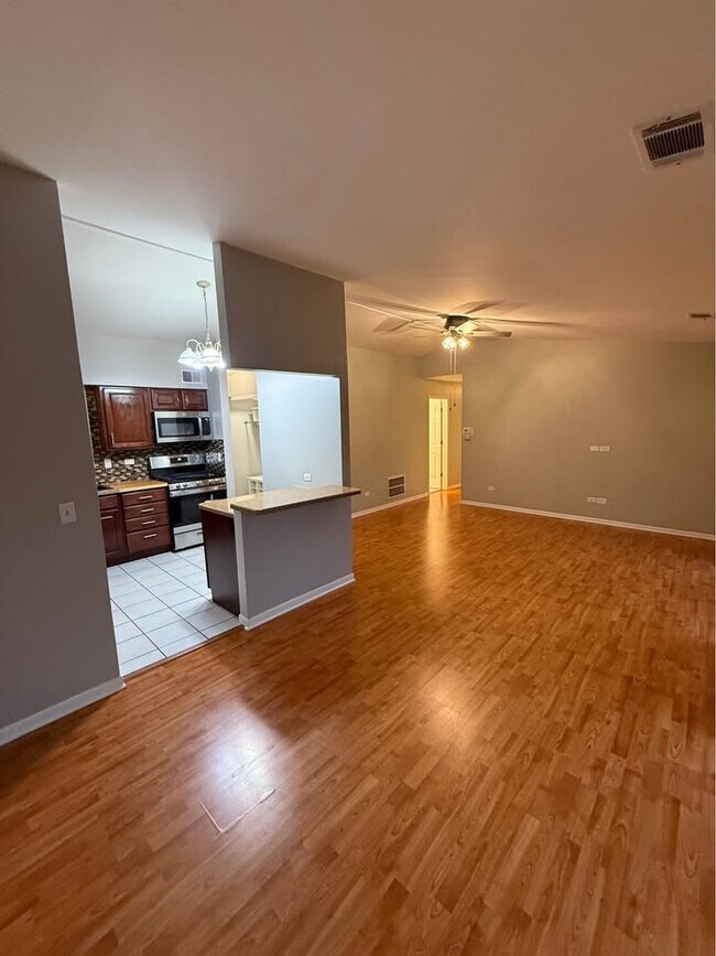 Building Photo - 1335 Gifford Ct