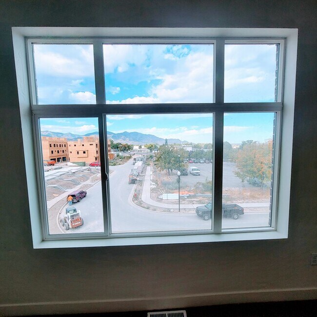 Building Photo - Phenomenal GORGEOUS HOME!!