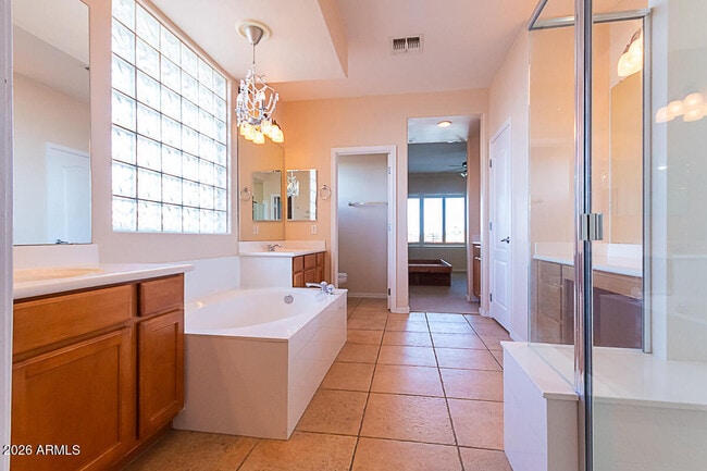 Building Photo - 642 E Torrey Pines Pl