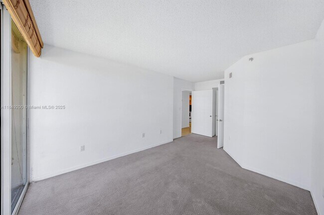 Building Photo - 2400 SW 3rd Ave