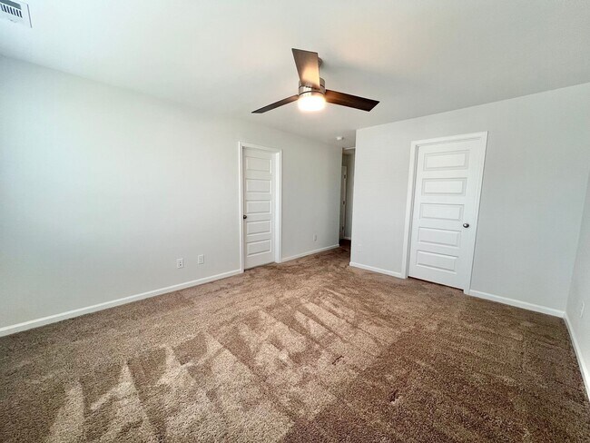 Building Photo - Stunning 4BD, 3.5BA Knightdale Townhome with a 2-Car Garage in an HOA Community