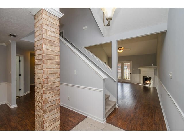 Building Photo - 7641 Pleasantville Way