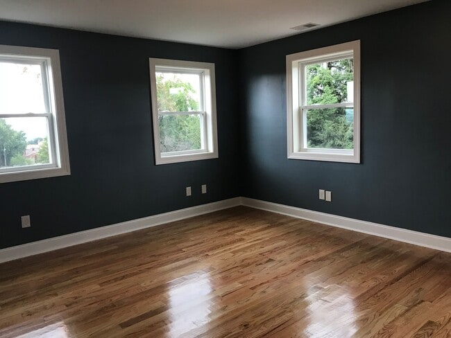 Building Photo - 1430 Simona Dr