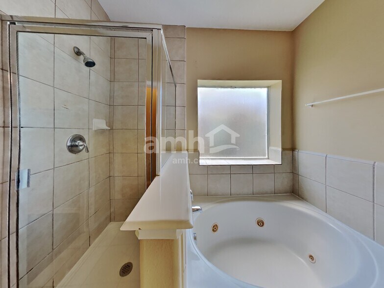 Building Photo - 18250 Eton Ridge Ct