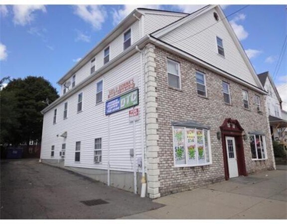 Building Photo - 877-879 Washington St