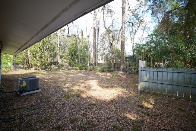 Building Photo - 4 bd/2 bath near Jackson Bluff