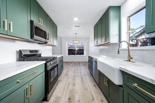 Building Photo - 2118 Pepperglen Ct