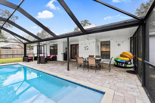 Building Photo - 937 Ridgewood Way