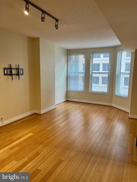 Building Photo - 915 E Street NW Unit 613