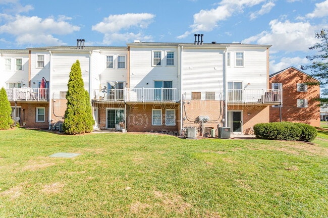 Building Photo - 14447 Cool Oak Ln