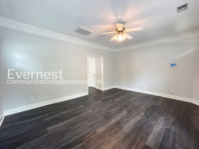 Building Photo - 2 Bed/2.5 Bath Townhome with Fenced Yard & Garage / Pet-Friendly / Available Now!