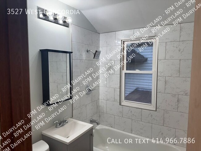 Building Photo - 3527 West Concordia-