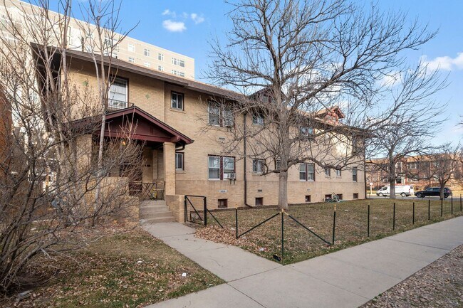 Building Photo - University Park 1 bed 1 bath Condo in walking distance to DU! MOVE IN SPECIAL!