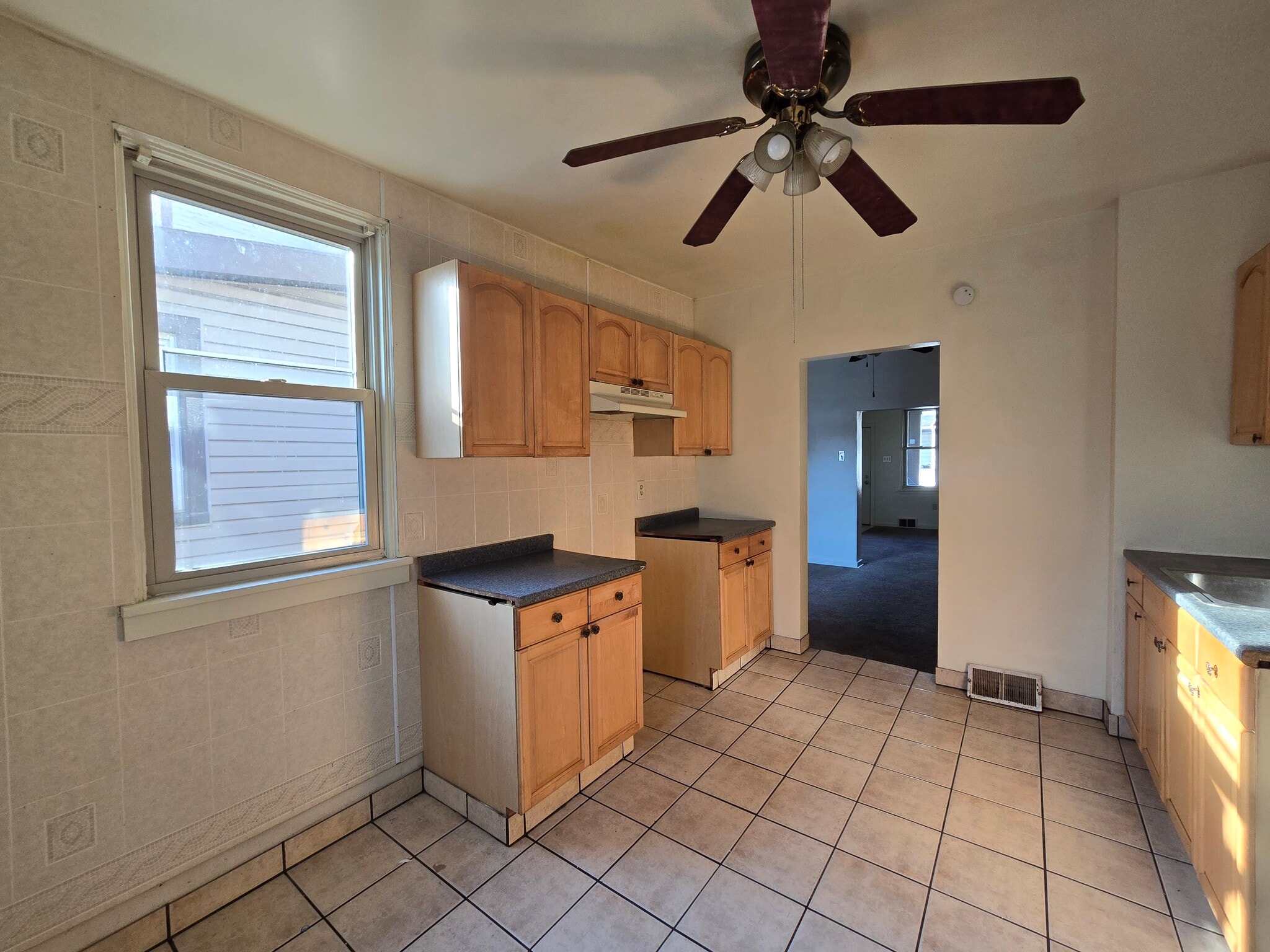 Building Photo - 1703 Soles St