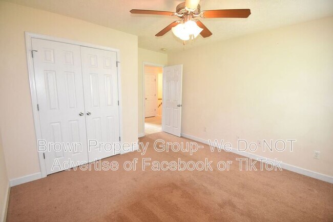 Building Photo - 165 Pender Rd