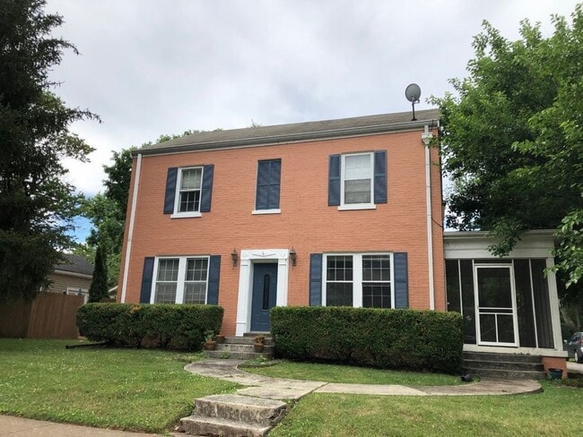 Primary Photo - Historic 1 BR/1 BA Upstairs Apartment