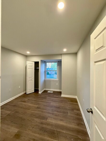 Building Photo - 238 Stevenson Sq