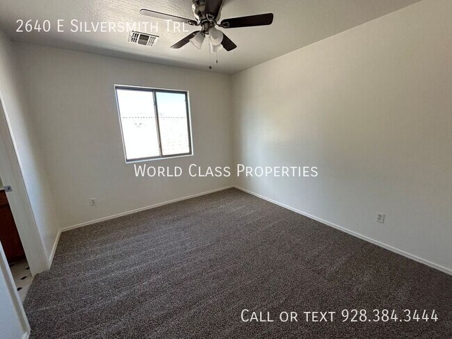 Building Photo - 2640 E Silversmith Trail