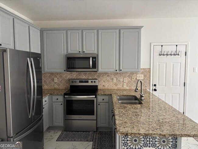 Building Photo - 300 Harcourt Pl