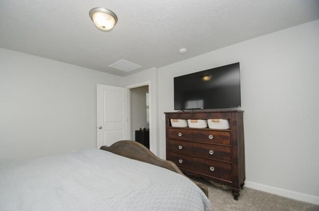 Building Photo - 3893 S 3100 W