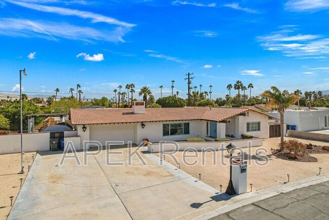 Building Photo - 2290 N Victoria Rd